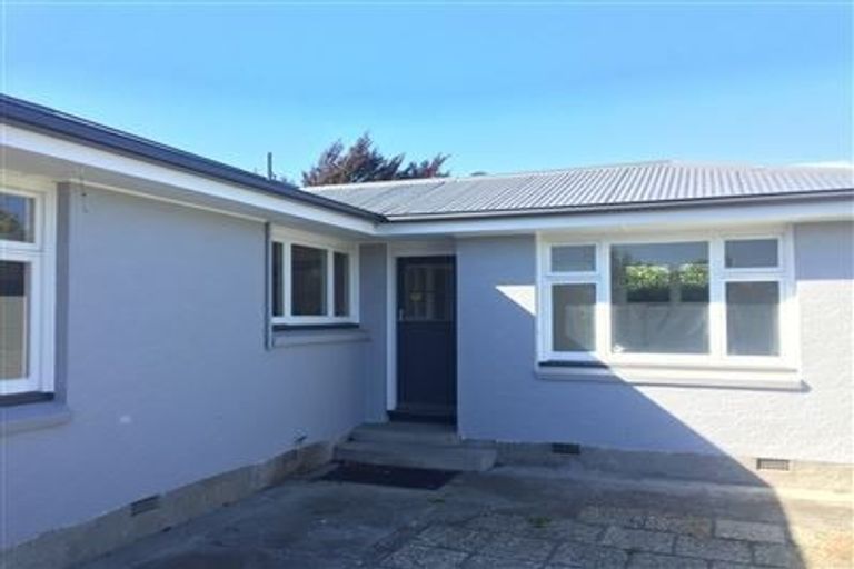 Photo of property in 111 Avonhead Road, Avonhead, Christchurch, 8042