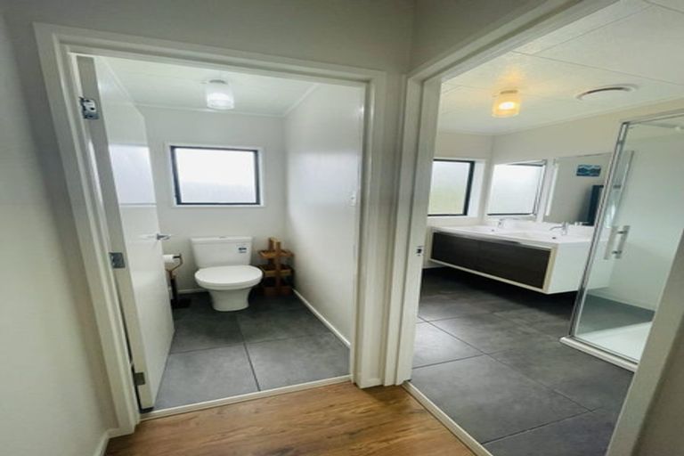 Photo of property in 1 John Webster Place, Glen Eden, Auckland, 0602