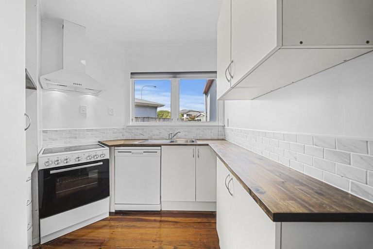 Photo of property in 2/184 Powderham Street, New Plymouth, 4310