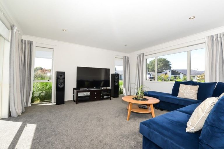 Photo of property in 23 Plescher Crescent, Leamington, Cambridge, 3432