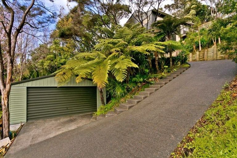 Photo of property in 84 Ayton Drive, Totara Vale, Auckland, 0629