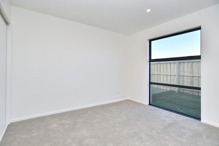 Photo of property in 17 Angus Place, Rangiora, 7400