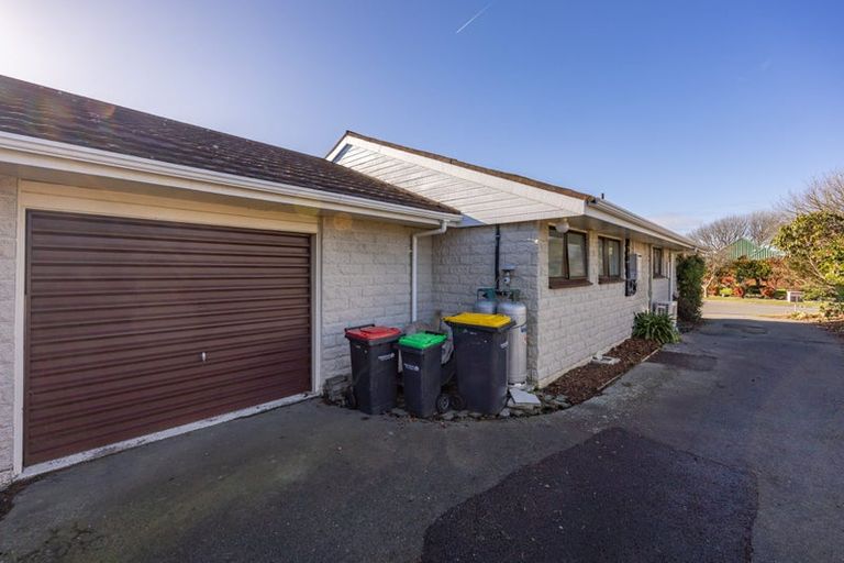Photo of property in 1/7 Ringwood Place, Avonhead, Christchurch, 8042