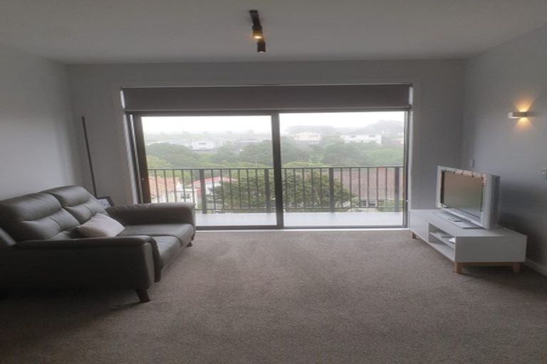 Photo of property in 11/2 Hindmarsh Street, Johnsonville, Wellington, 6037