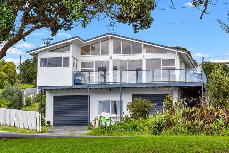 Photo of property in 11 Dalton Road, Snells Beach, 0920