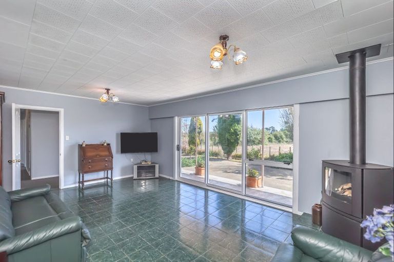 Photo of property in 208 Lindsay Road, Levin, 5510