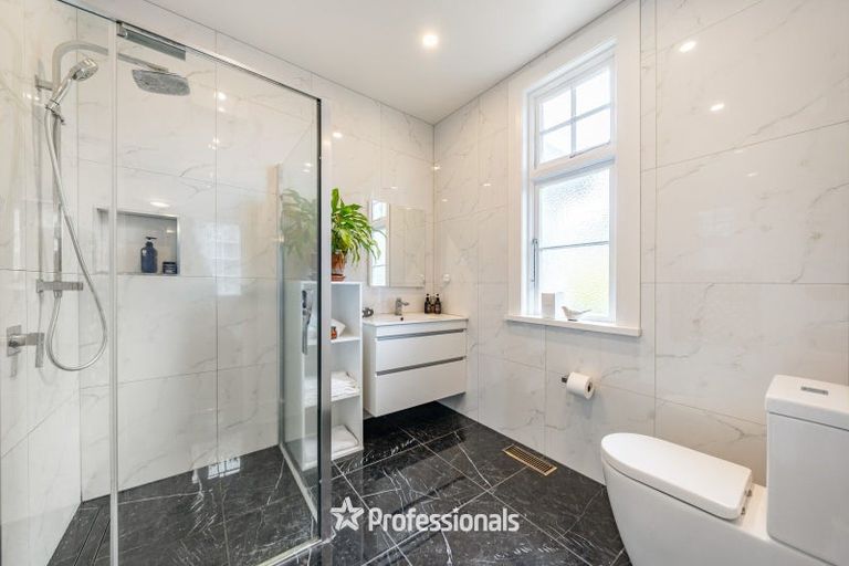 Photo of property in 140 Knights Road, Hutt Central, Lower Hutt, 5010