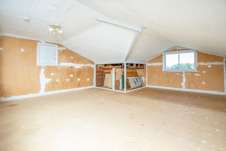 Photo of property in 43 Rhodes Street, Carterton, 5713