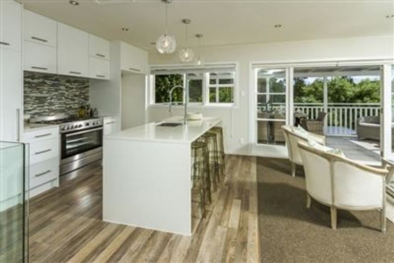 Photo of property in 12 Moore Street, Hillcrest, Auckland, 0627