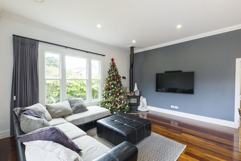 Photo of property in 232 Victoria Avenue, Hokowhitu, Palmerston North, 4410