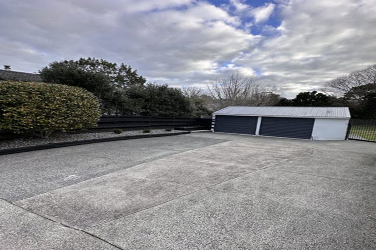 Photo of property in 121 Awaroa Road, Helensville, 0800