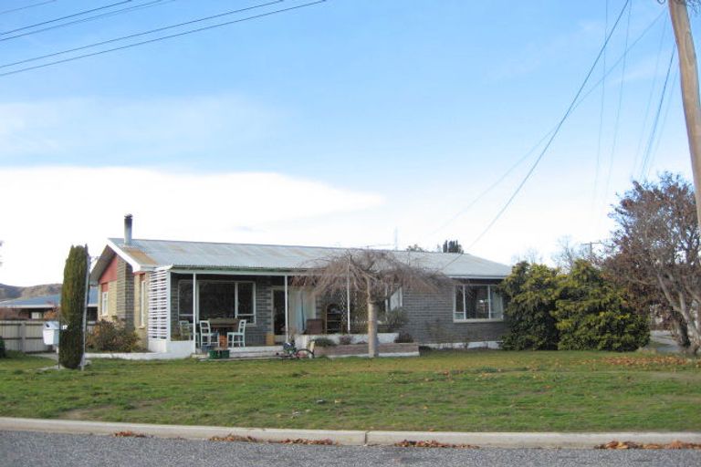 Photo of property in 17 Clutha Street, Alexandra, 9320