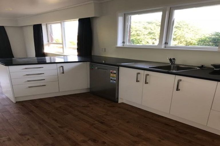 Photo of property in 23 Mirrabooka Avenue, Botany Downs, Auckland, 2010