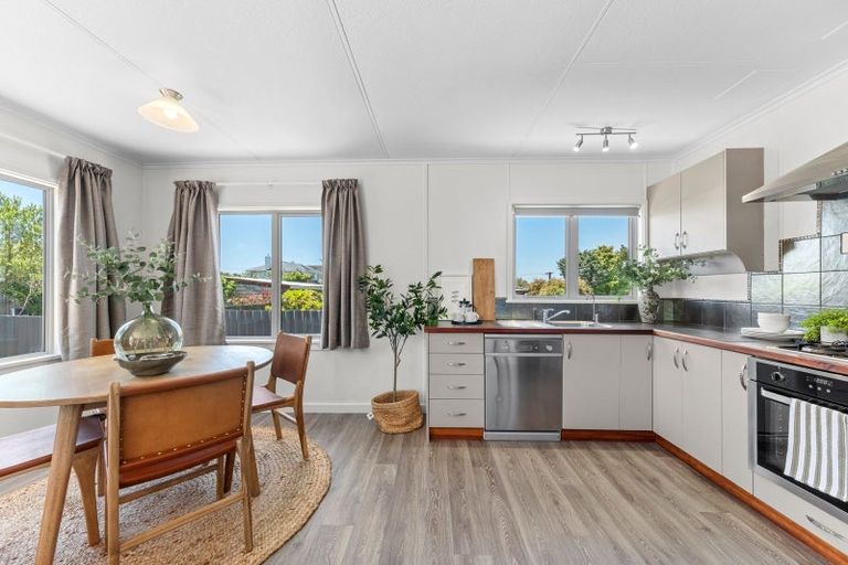 Photo of property in 43a Wallace Place, Westown, New Plymouth, 4310