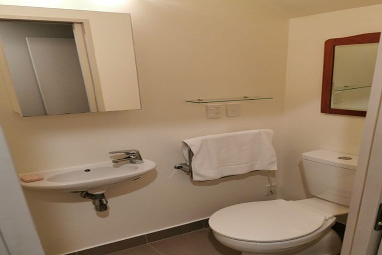 Photo of property in 100d Karepa Street, Brooklyn, Wellington, 6021