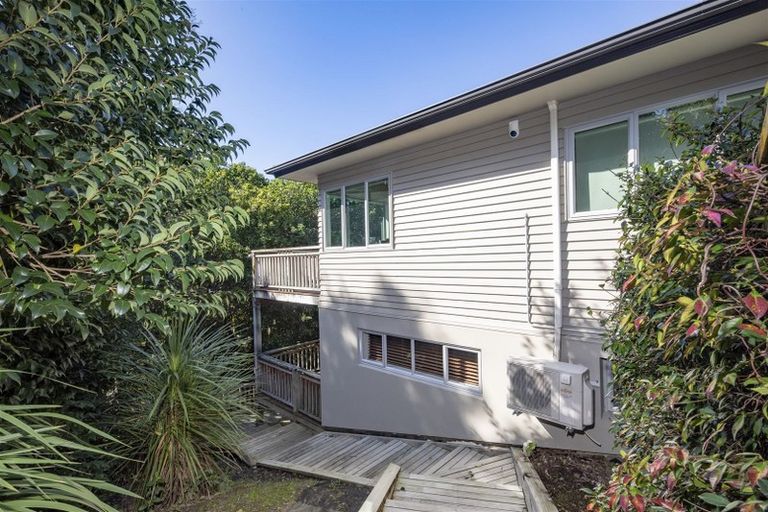 Photo of property in 317a Glenfield Road, Glenfield, Auckland, 0629
