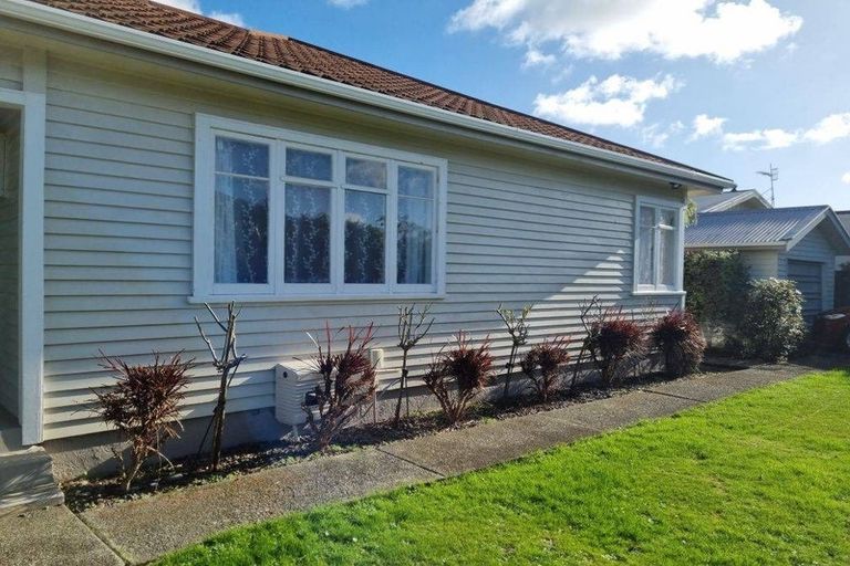 Photo of property in 39 Beauchamp Street, Tawa, Wellington, 5028