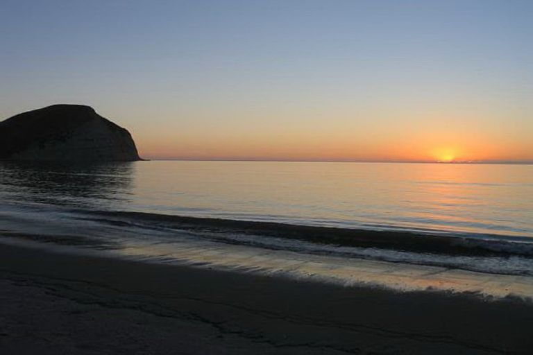 Photo of property in 8 Puka Place, Mahia, 4198