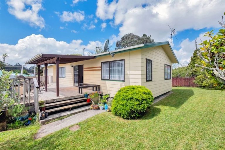 Photo of property in 6 Don Buck Road, Massey, Auckland, 0614