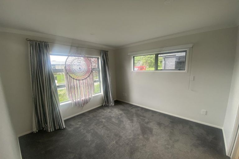 Photo of property in 2 Pattullo Crescent, Wallaceville, Upper Hutt, 5018