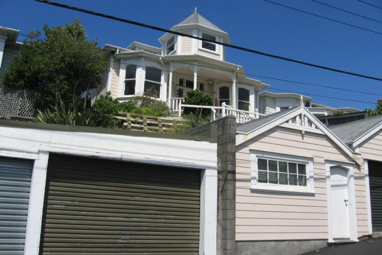 Photo of property in 37 Bidwill Street, Mount Cook, Wellington, 6021