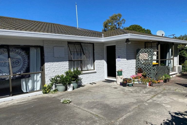 Photo of property in 2/37 Karnak Crescent, Russley, Christchurch, 8042
