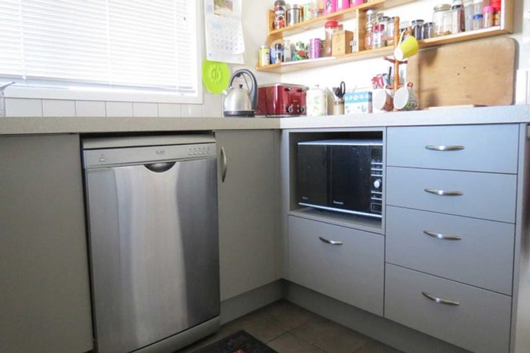 Photo of property in 96a Onerahi Road, Onerahi, Whangarei, 0110