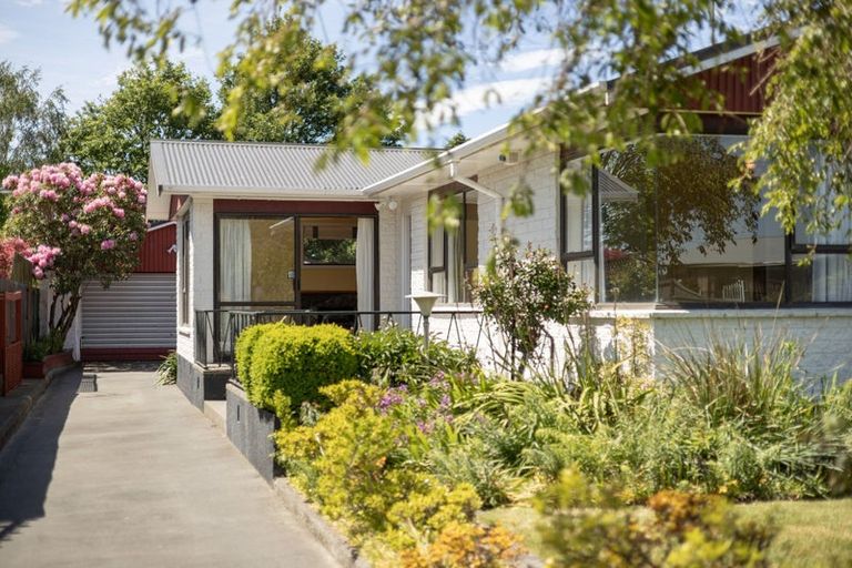 Photo of property in 12 Fairmont Place, Hornby, Christchurch, 8042
