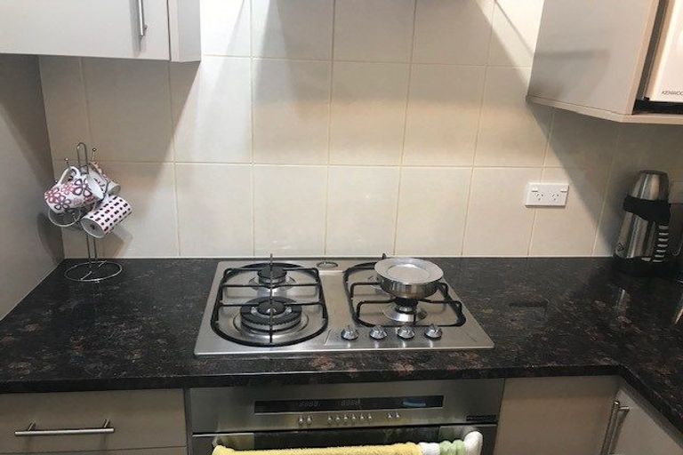 Photo of property in 52 The Enclave, Totara Heights, Auckland, 2105