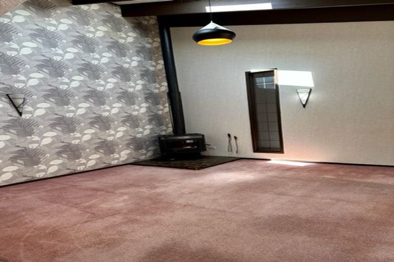 Photo of property in 6 Matanui Street, Northcote, Auckland, 0627