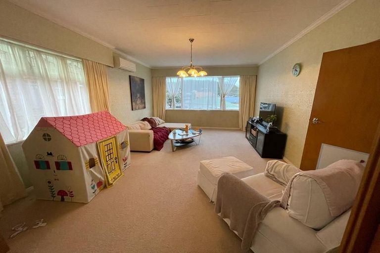 Photo of property in 44 Severn Street, Island Bay, Wellington, 6023