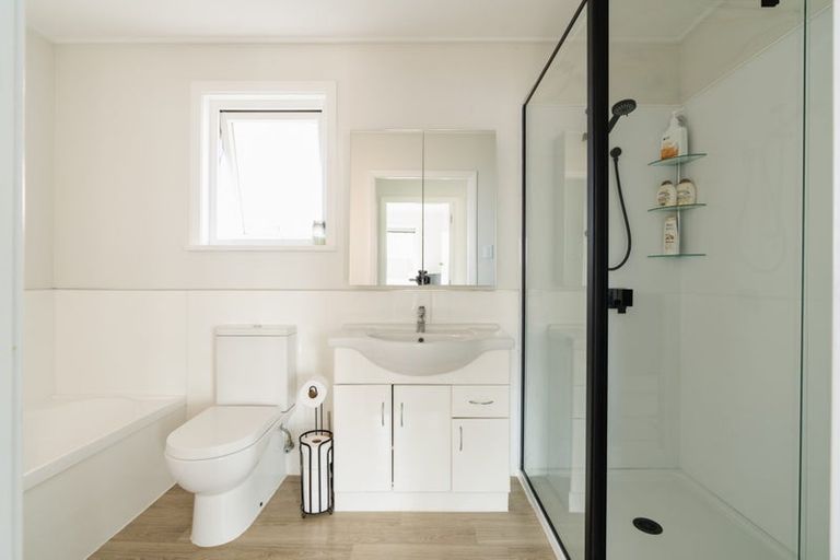 Photo of property in 7 Glendevon Place, Vauxhall, Dunedin, 9013