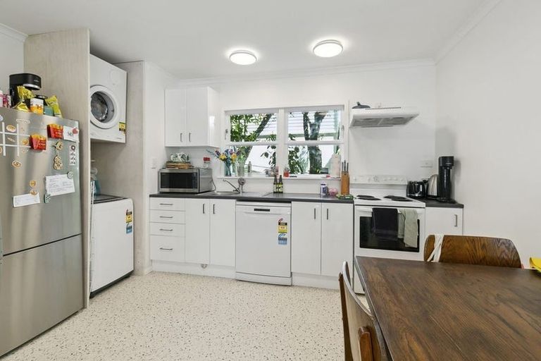 Photo of property in 8 Cross Street, Karori, Wellington, 6012