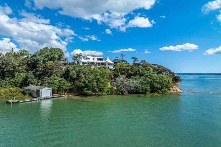 Photo of property in 105 Aeroview Drive, Beach Haven, Auckland, 0626
