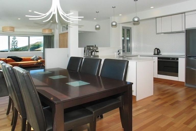 Photo of property in 90 Muri Road, Pukerua Bay, 5026