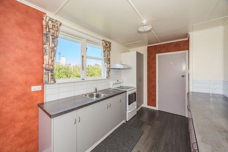 Photo of property in 1 Roach Street, Holmes Hill, Oamaru, 9401