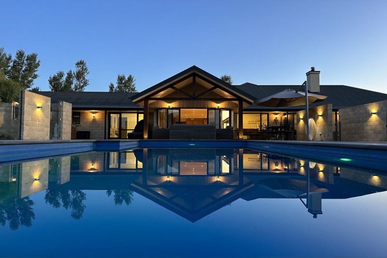 Photo of property in 103 Spur Road, Hadlow, Timaru, 7975