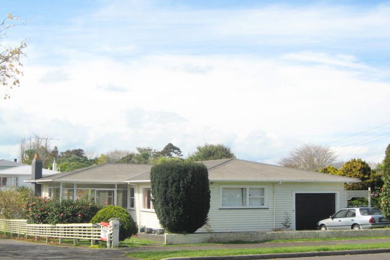 Photo of property in 87 Govett Avenue, Frankleigh Park, New Plymouth, 4310