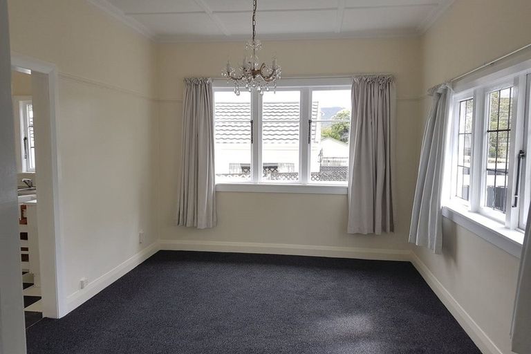 Photo of property in 15a Raine Street, Karori, Wellington, 6012