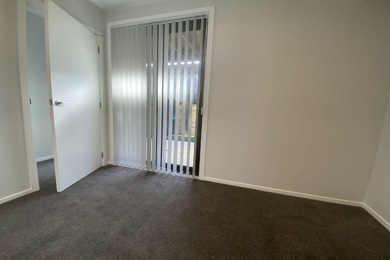 Photo of property in 15 Pukakaho Lane, Papatoetoe, Auckland, 2025