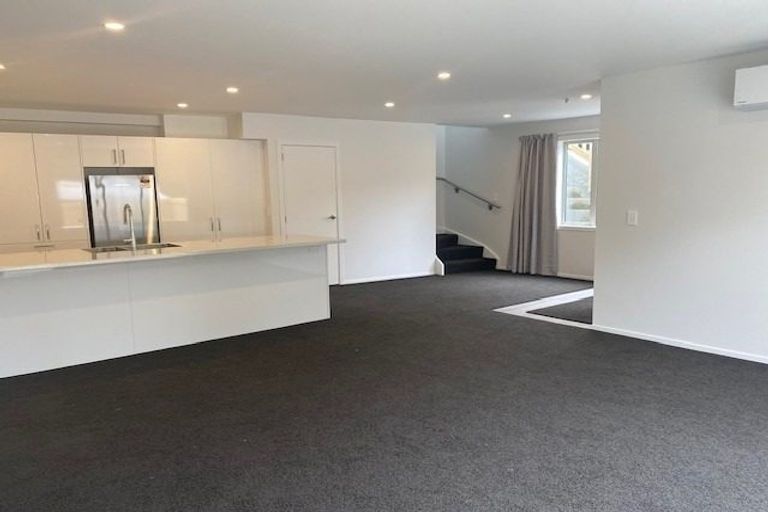 Photo of property in 28 Collins Avenue, Tawa, Wellington, 5028