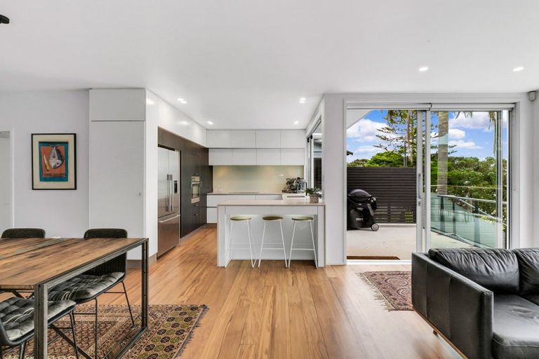 Photo of property in 51 St Michaels Avenue, Point Chevalier, Auckland, 1022
