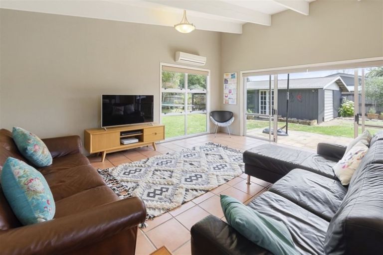 Photo of property in 9 Monument Road, Clevedon, Papakura, 2582