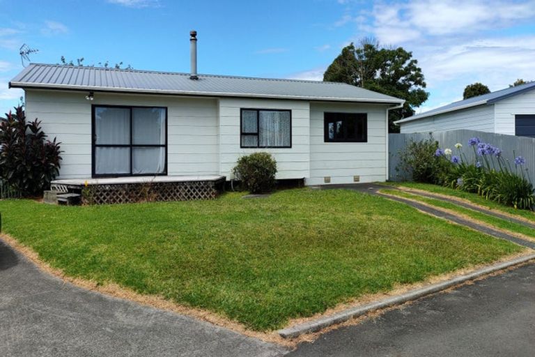 Photo of property in 1a Silvan Place, Bell Block, New Plymouth, 4312