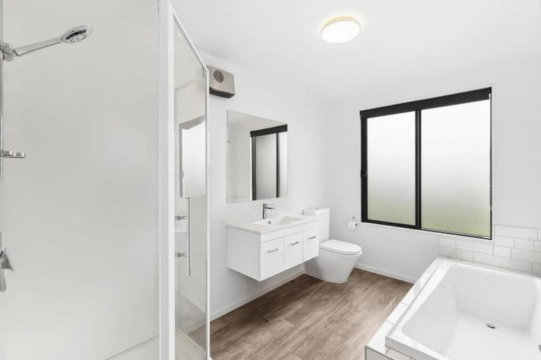 Photo of property in 51 Kirimoko Crescent, Wanaka, 9305