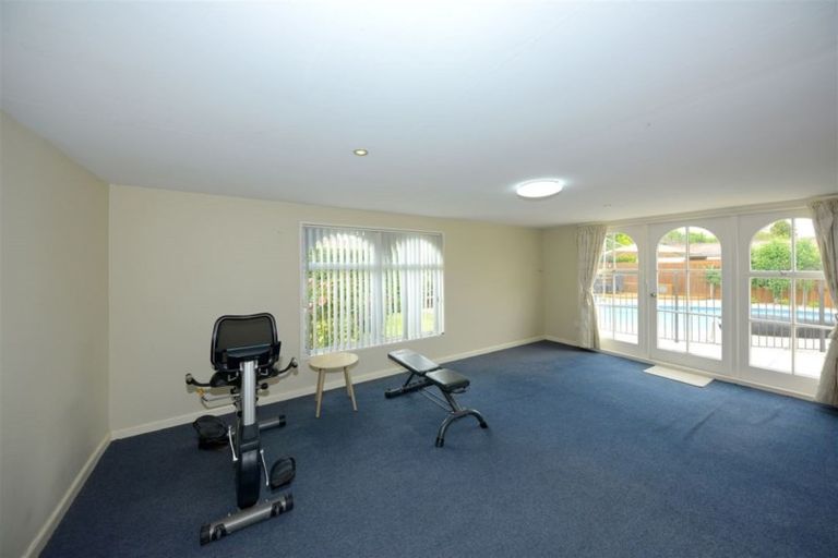Photo of property in 53 Burnside Crescent, Burnside, Christchurch, 8053