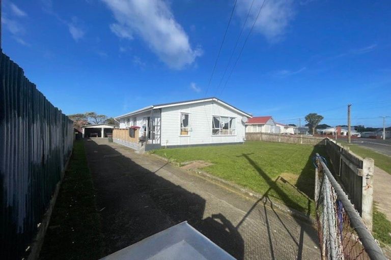 Photo of property in 27 Acourt Street, Hawera, 4610