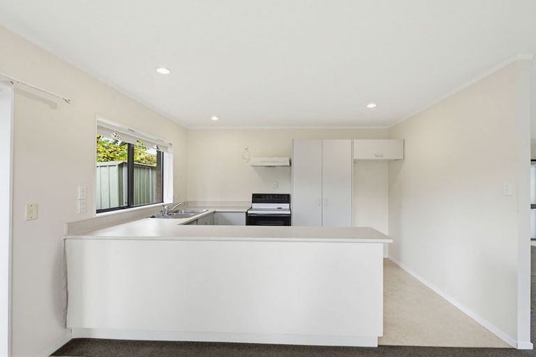 Photo of property in 6/39 Swanson Road, Henderson, Auckland, 0610