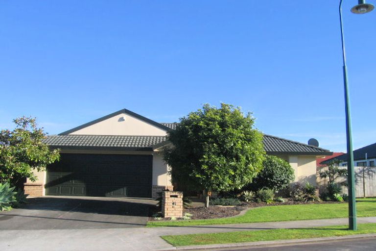 Photo of property in 6 Nad Place, East Tamaki Heights, Auckland, 2016