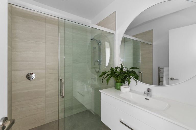 Photo of property in 55 Evans Road, Glen Eden, Auckland, 0602